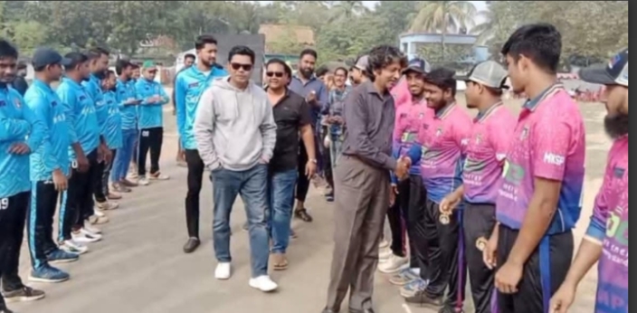 মেহেরপুরে গোল্ডকাপ ক্রিকেট টুর্নামেন্টে ৯ নম্বর ওয়ার্ড সেমিফাইনালে