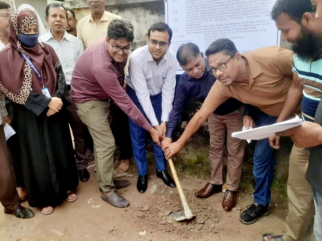 আলমডাঙ্গায় রাস্তা ও ড্রেন নির্মাণকাজের উদ্বোধন