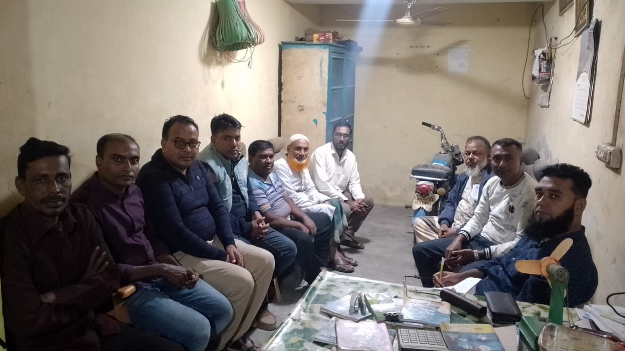 দামুড়হুদার কার্পাসডাঙ্গায় পরিবহন নেতৃবৃন্দের সঙ্গে ওসির মতবিনিময়