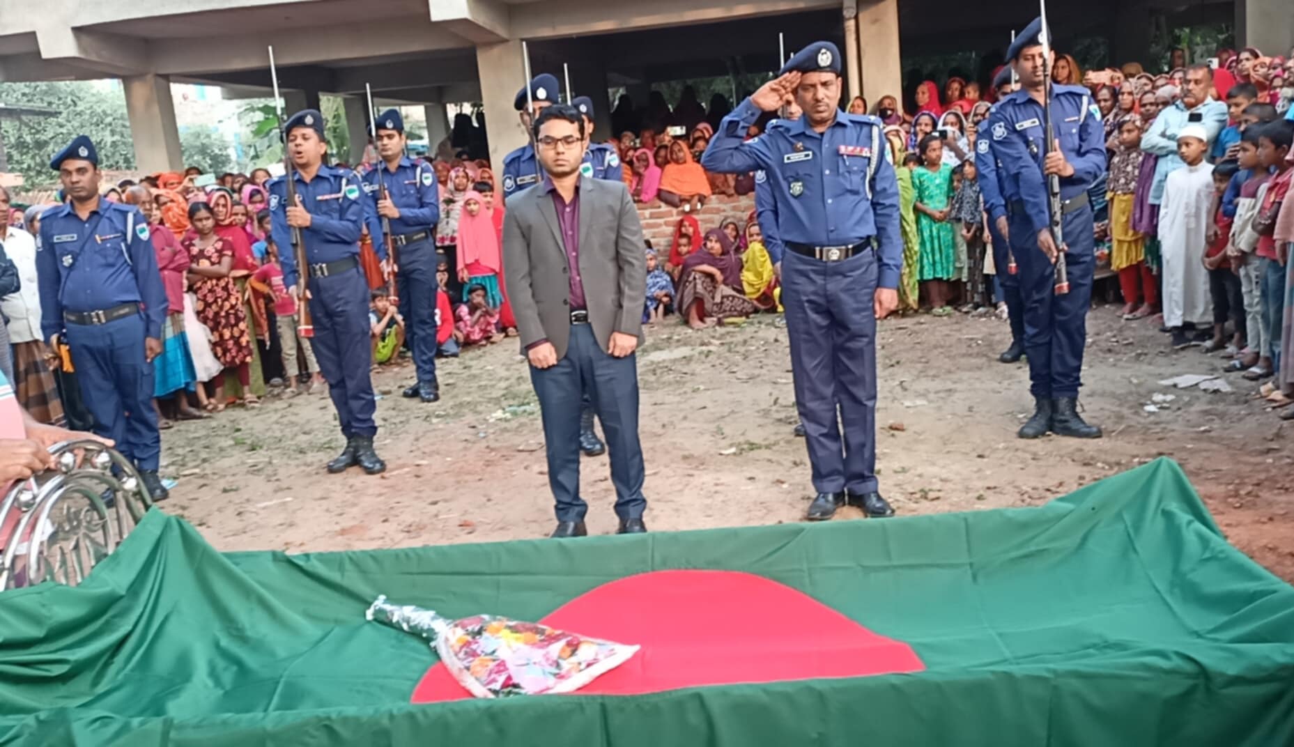 আলমডাঙ্গায় বীর মুক্তিযোদ্ধা আব্দুল গনিকে রাষ্ট্রীয় মর্যাদায় দাফন