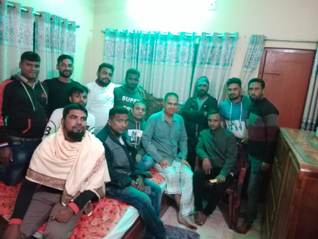 কার্পাসডাঙ্গা ইউনিয়ন বিএনপির অসুস্থ নেতা সাঈদ বিশ্বাসের পাশে নেতৃবৃন্দ