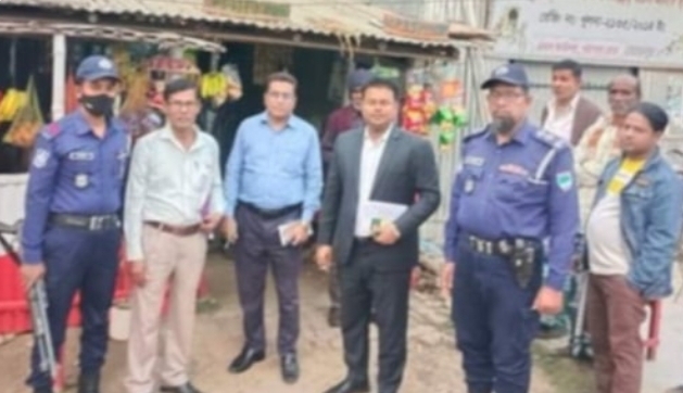 মেহেরপুরে সিগারেটের বিজ্ঞাপন সামগ্রী রাখায় ৪ ব্যবসায়ীকে জরিমানা