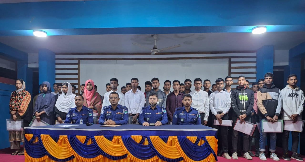 মেধা ও যোগ্যতায় চাকরি পেলেন ৩৩ তরুণ-তরুণী