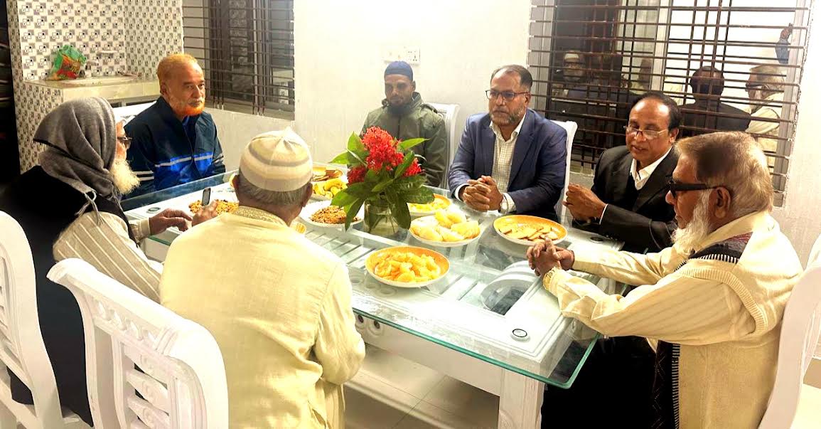 দর্শনায় বৃদ্ধাশ্রমে সুধীজনদের সাথে মতবিনিময়