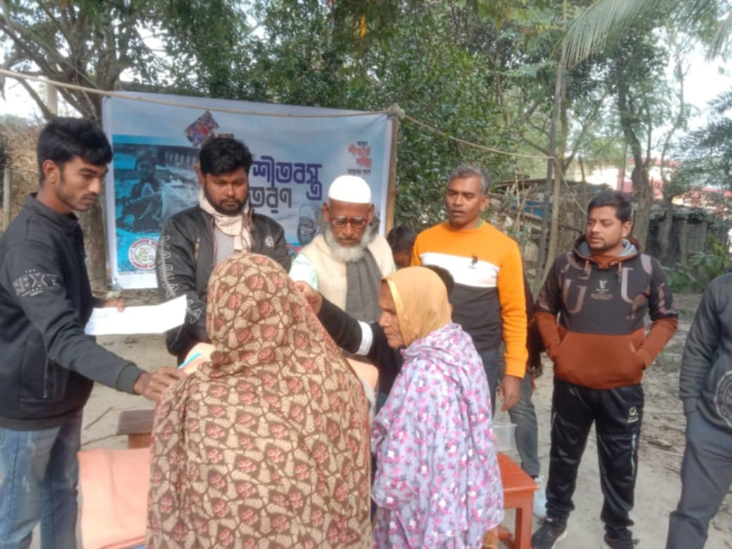 তিতুদহে অসহায় মানুষের পাশে দাঁড়ালো ‘মানবতার জন্য সংগঠন’
