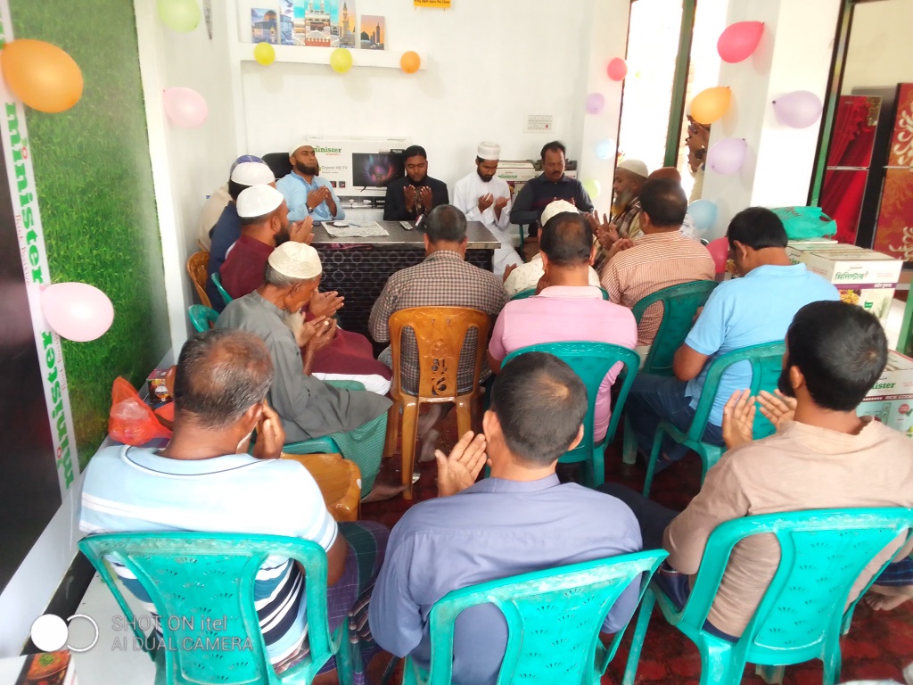 হাটবোয়ালিয়ায় এসআর ইলেকট্রনিক্স পার্ক মিনিস্টার শো-রুমের উদ্বোধন