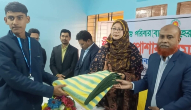মেহেরপুরে সরকারি শিশু পরিবারে শীতবস্ত্র ও খেলার সামগ্রী বিতরণ