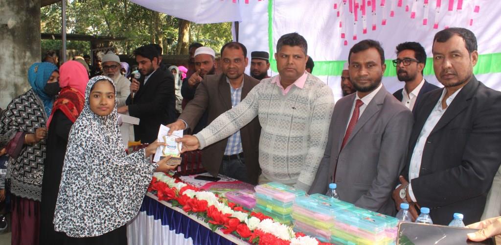 দামুড়হুদায় ফার্স্ট মাল্টিমিডিয়া মডেল স্কুলের বার্ষিক পরীক্ষার ফলাফল ও পুরস্কার বিতরণ