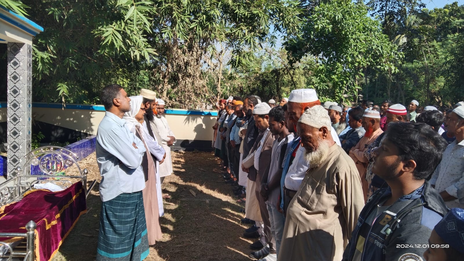 আলমডাঙ্গার পোয়ামারি গ্রামের পরিচিত মুখ ফুলু মোল্লা আর নেই
