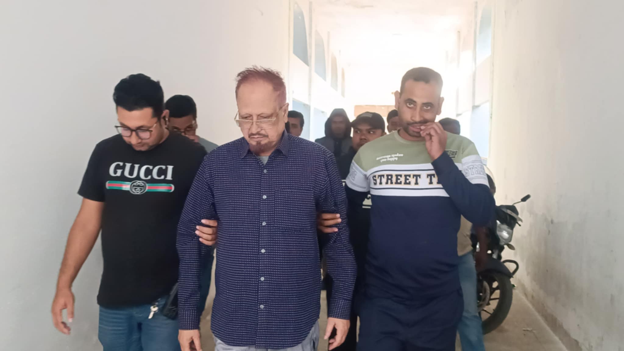 মেহেরপুর জেলা আ.লীগের সহসভাপতি আব্দুস সামাদ বাবলু বিশ্বাস গ্রেপ্তার