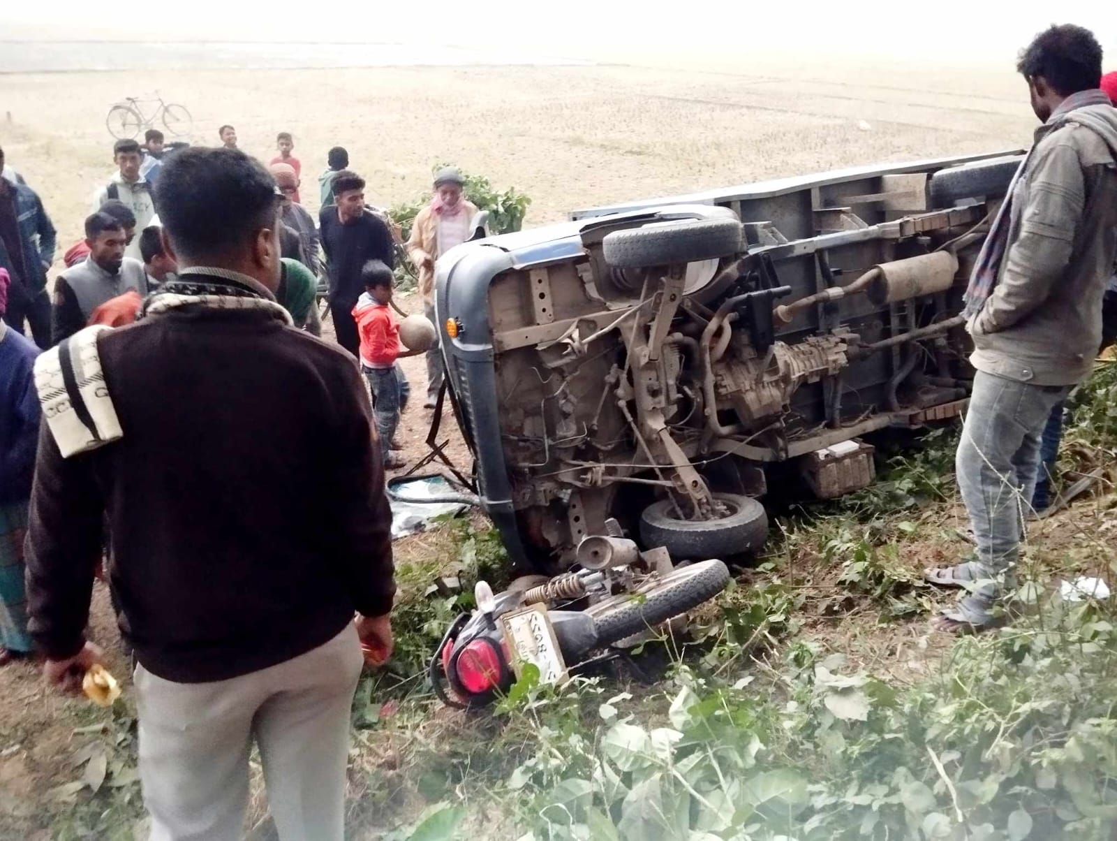 আলমডাঙ্গায় মোটরসাইকেল ও পিকআপের মুখোমুখি সংঘর্ষে আহত ২