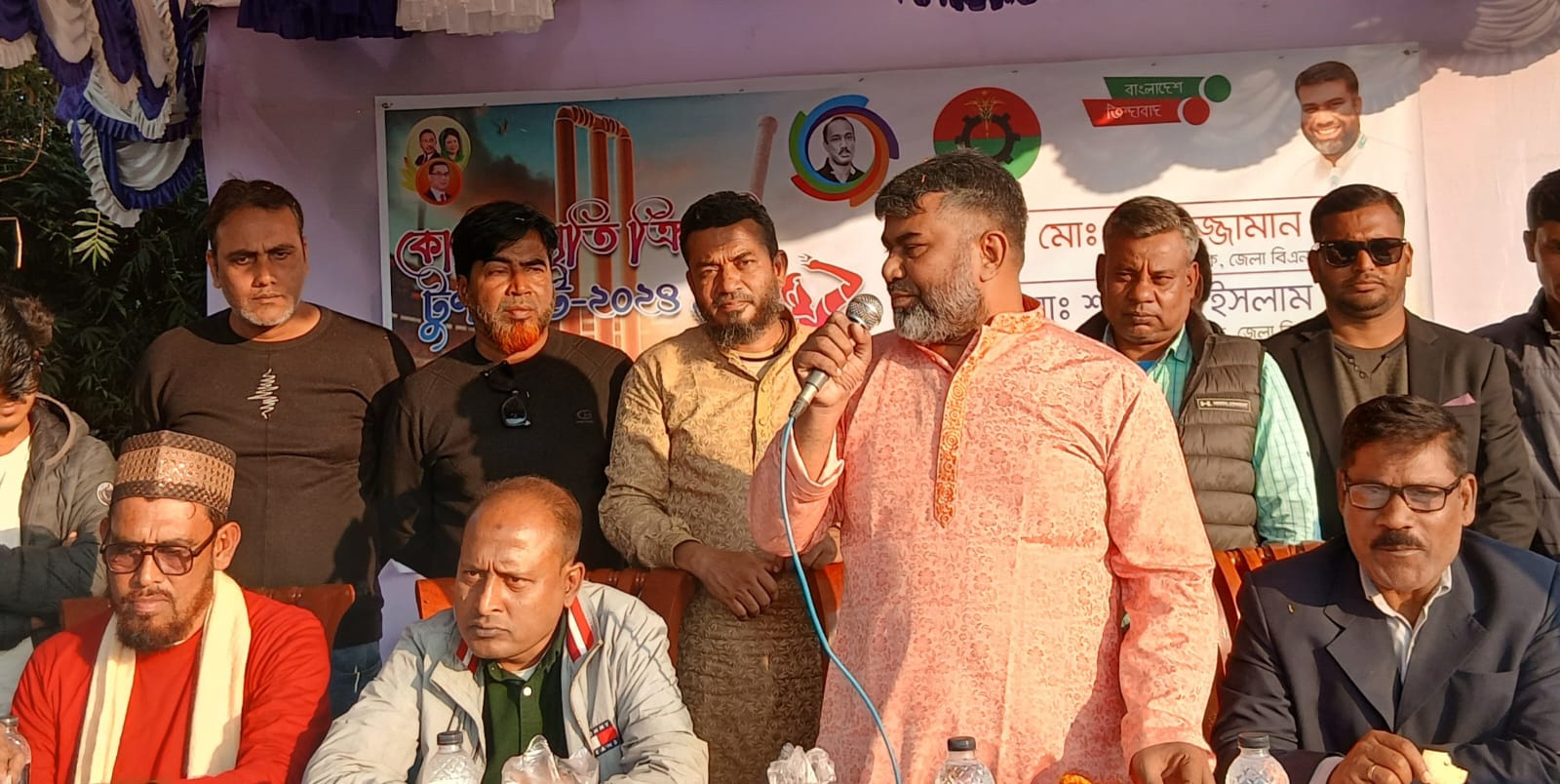 চুয়াডাঙ্গার দৌলতদিয়াড়ে আরাফাত রহমান কোকো স্মৃতি ক্রিকেট টুর্নামেন্টের উদ্বোধন