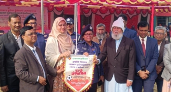 মেহেরপুরে প্রাথমিক বিদ্যালয় ফুটবল টুর্নামেন্টের উদ্বোধন