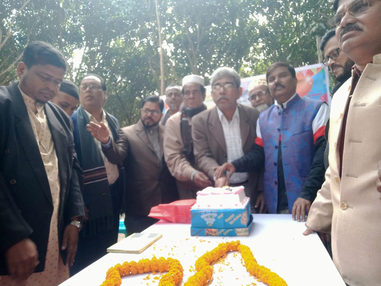 আলমডাঙ্গা প্রেসক্লাবের কোষাধ্যক্ষ আতিক বিশ্বাসের জন্মদিন পালন