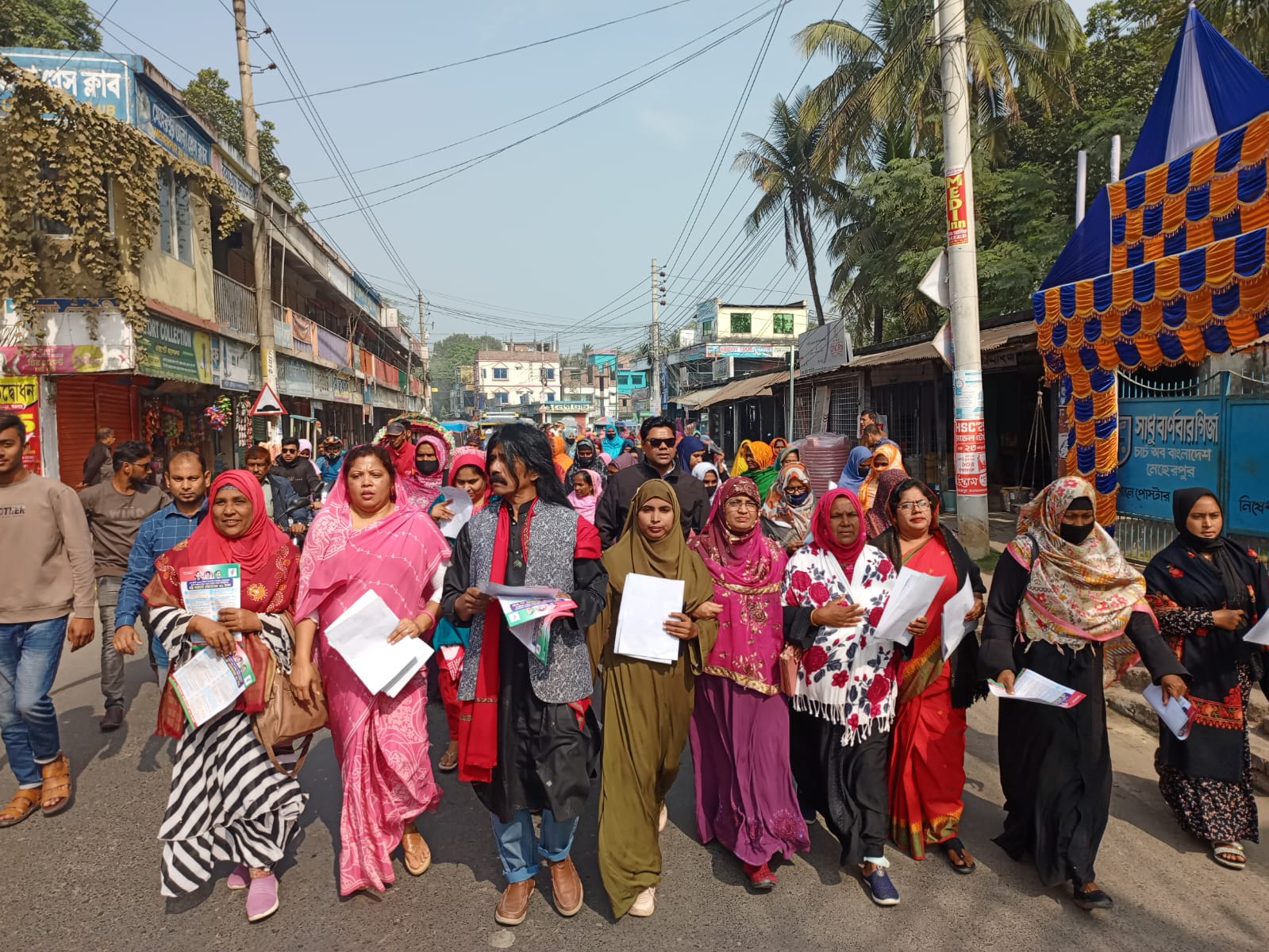 মেহেরপুরে জাতীয়তাবাদী মহিলা দলের লিফলেট বিতরণ