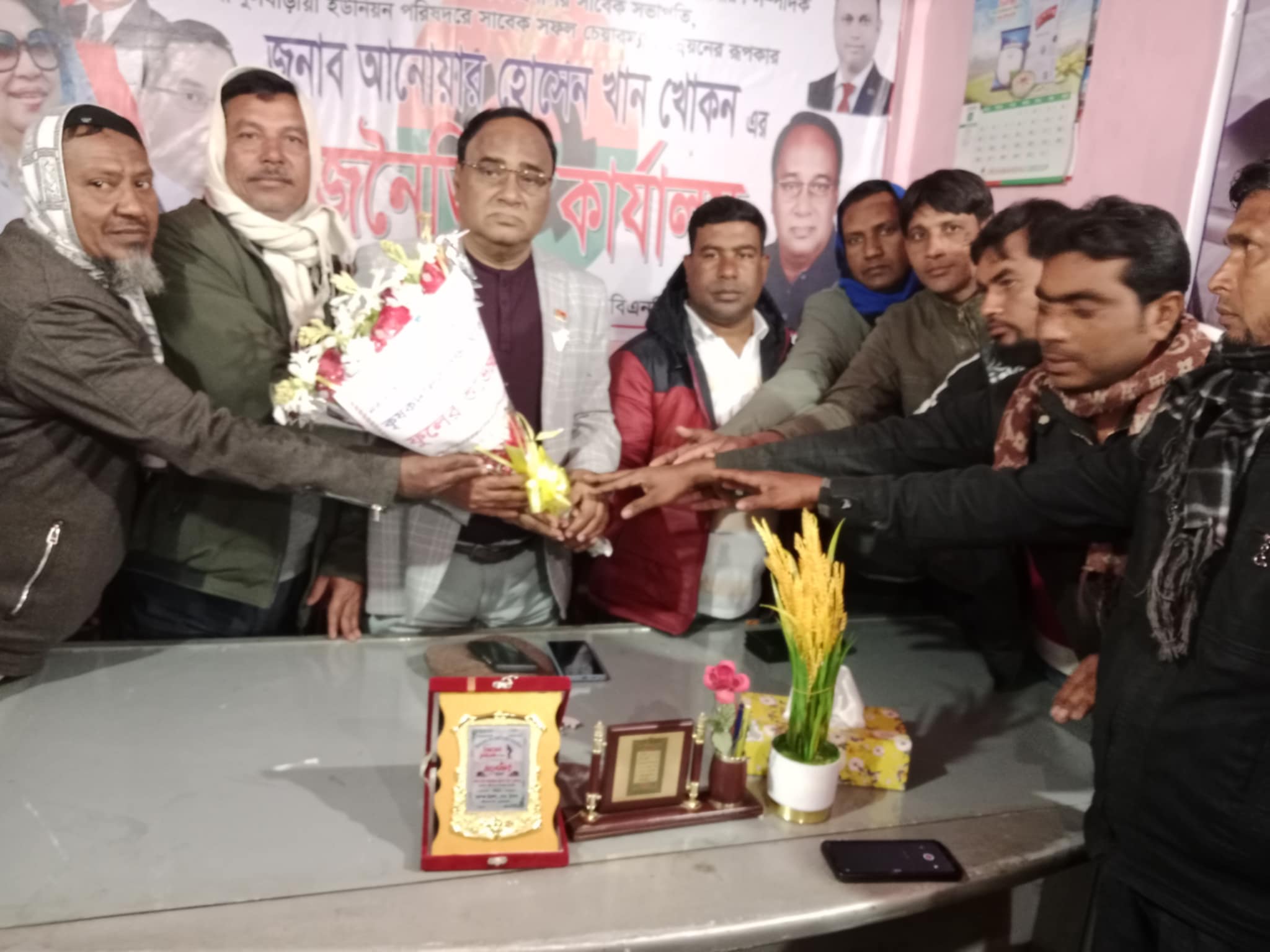 জীবননগর উপজেলা বিএনপির সভাপতিকে ফুলেল শুভেচ্ছা