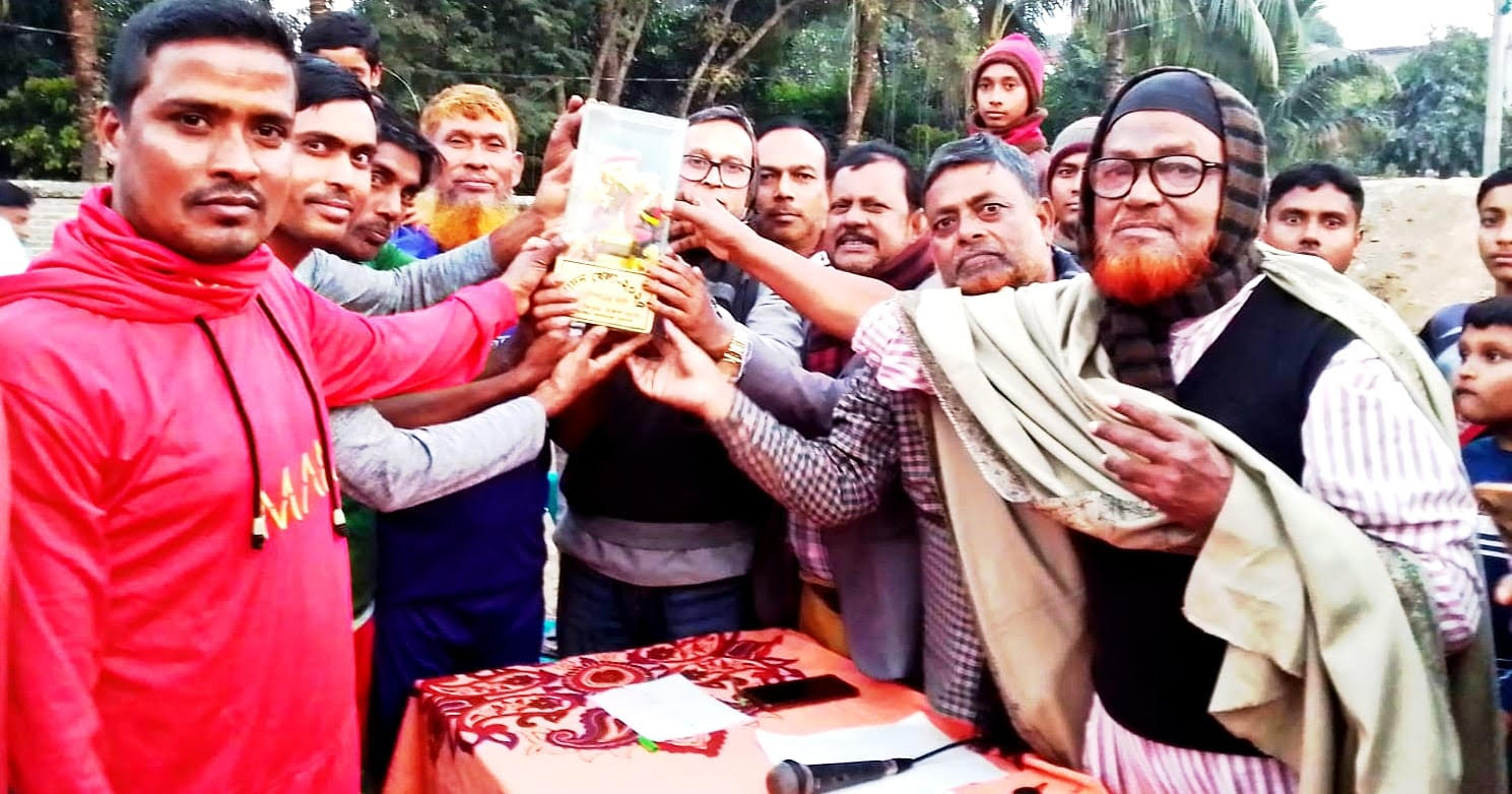 হাটবোয়ালিয়ায় বিলুপ্তপ্রায় গাদন খেলা অনুষ্ঠিত