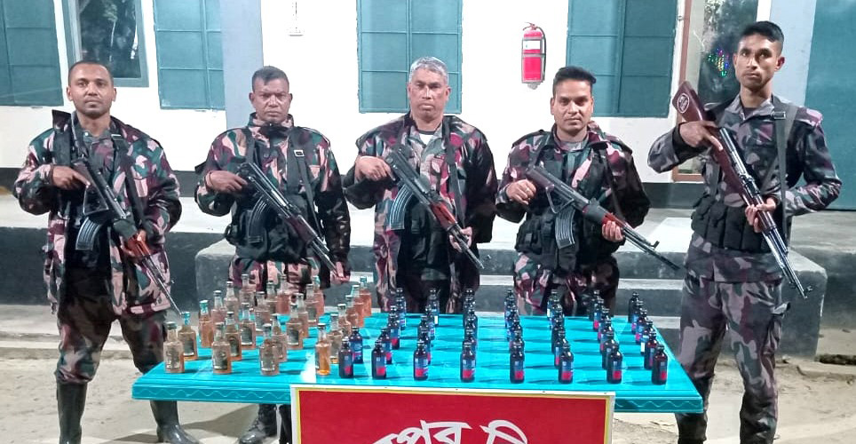 মহেশপুর সীমান্তে ৫৮ বিজিবির পৃথক অভিযান পরিচালনা