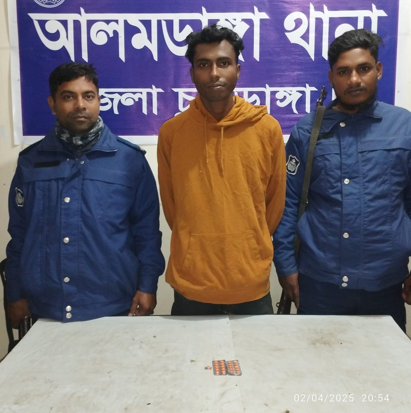 আলমডাঙ্গায় ২১ পিস ট্যাপেন্ডাল ট্যাবলেটসহ যুবক গ্রেপ্তার