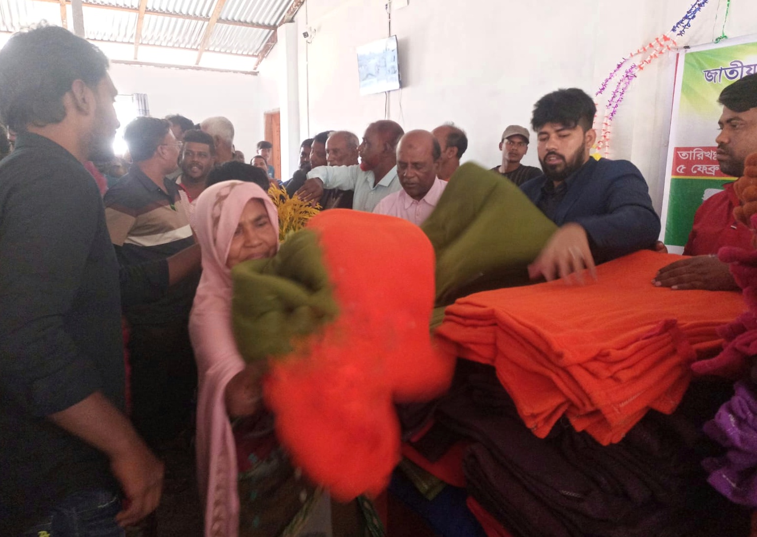 গাংনীতে বিএনপির উদ্যোগে অসহায়দের মাঝে কম্বল বিতরণ