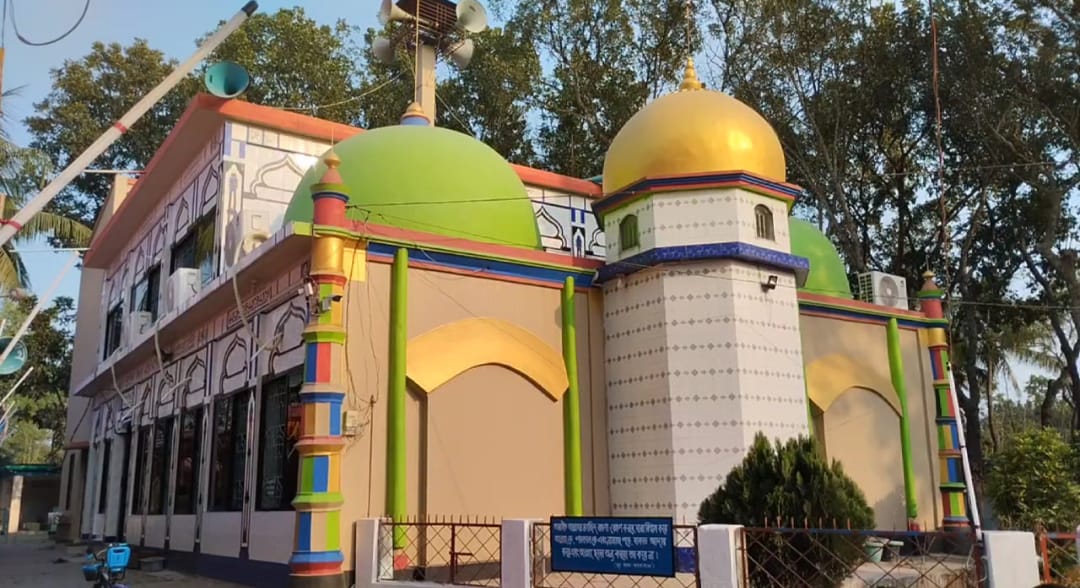ঐতিহ্যবাহী ঠাকুরপুর মসজিদের ইছালে সওয়াব আজ