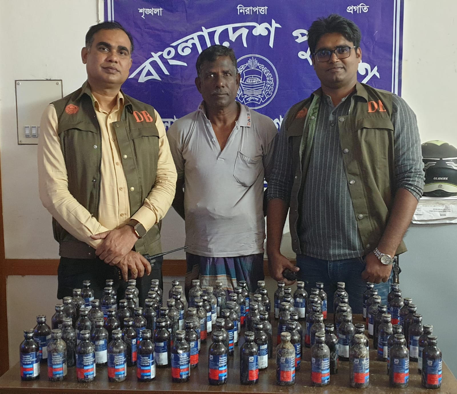 চুয়াডাঙ্গায় ৯৪ বোতল ফেনসিডিলসহ একজন গ্রেপ্তার