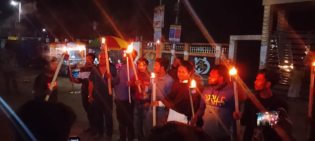 চুয়াডাঙ্গায় বৈষম্যবিরোধী ছাত্র আন্দোলনের মশাল মিছিল