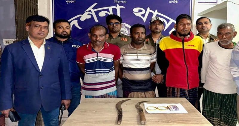 দর্শনার সাড়াবাড়িয়া-হরিশ্চন্দ্রপুর সড়কে ছিনতাইয়ের ঘটনা