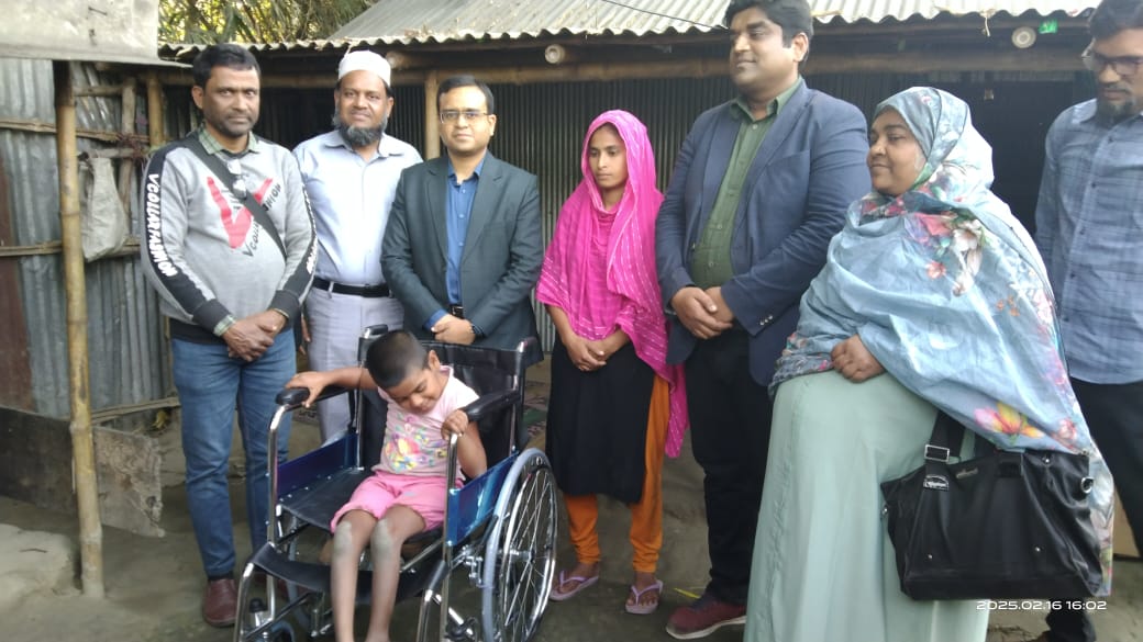 আলমডাঙ্গায় প্রতিবন্ধী শিশু মায়ার পাশে হারদী মডেল একাডেমি