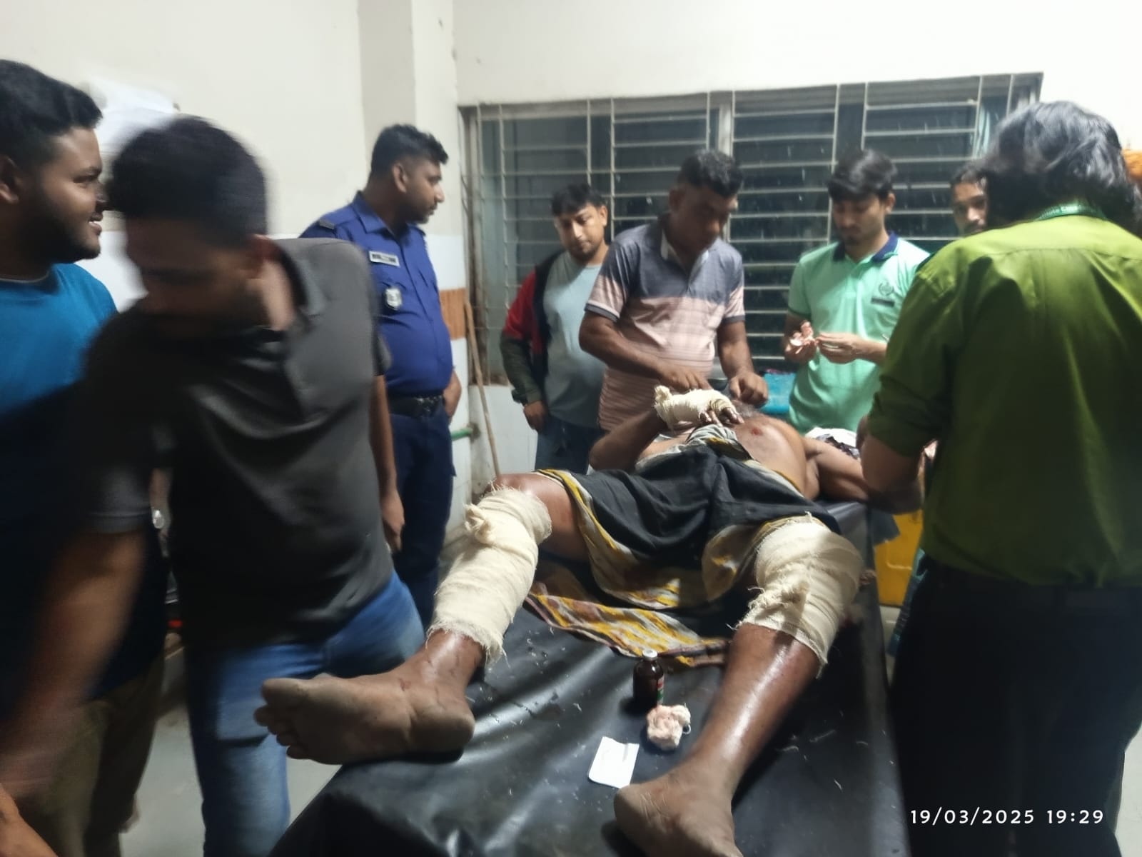 চুয়াডাঙ্গায় পৃথক স্থানে জমি নিয়ে দ্ব ন্দ্ব; আহত ১৩