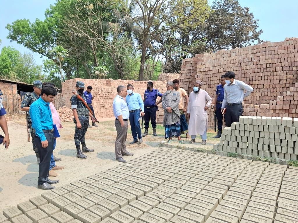 পরিবেশ অধিদপ্তরের কর্মকর্তার বিরুদ্ধে ঘুষ চাওয়ার অভিযোগ