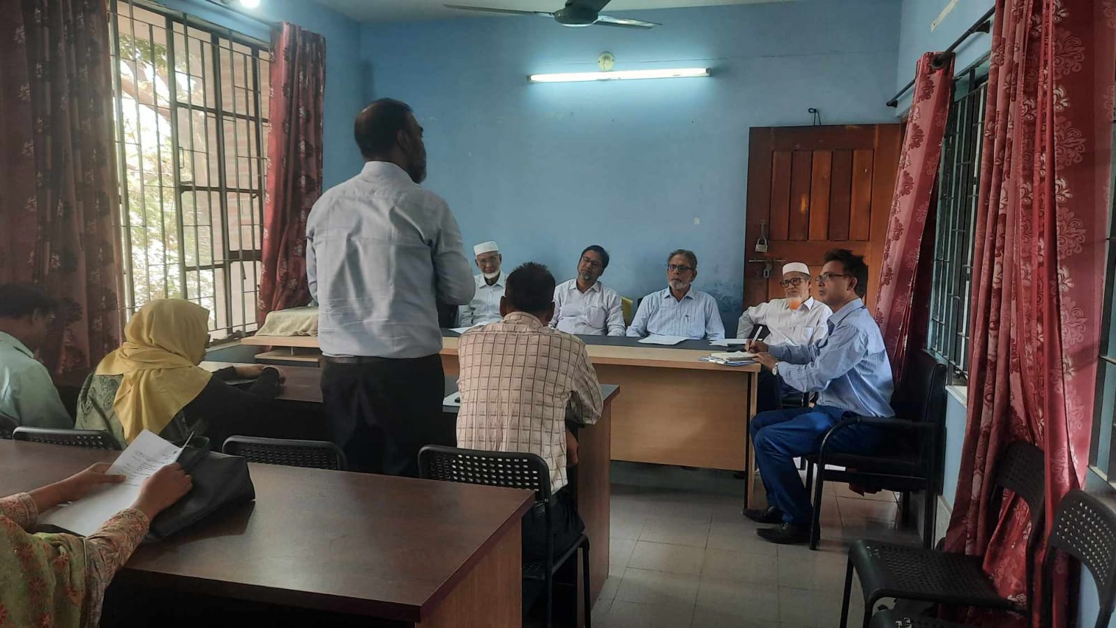 ঝিনাইদহে মাধ্যমিক শিক্ষা কর্তৃপক্ষের সাথে সনাকের সভা