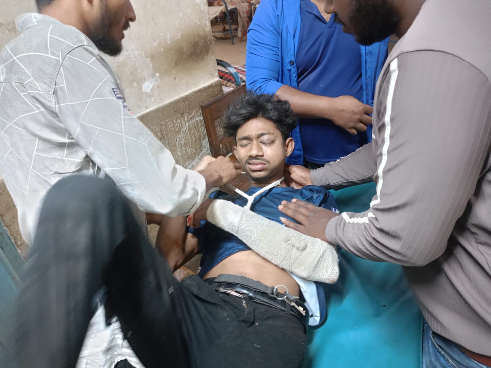 মেহেরপুরের আমঝুপিতে সড়ক দুর্ঘটনায় একজনের মৃত্যু