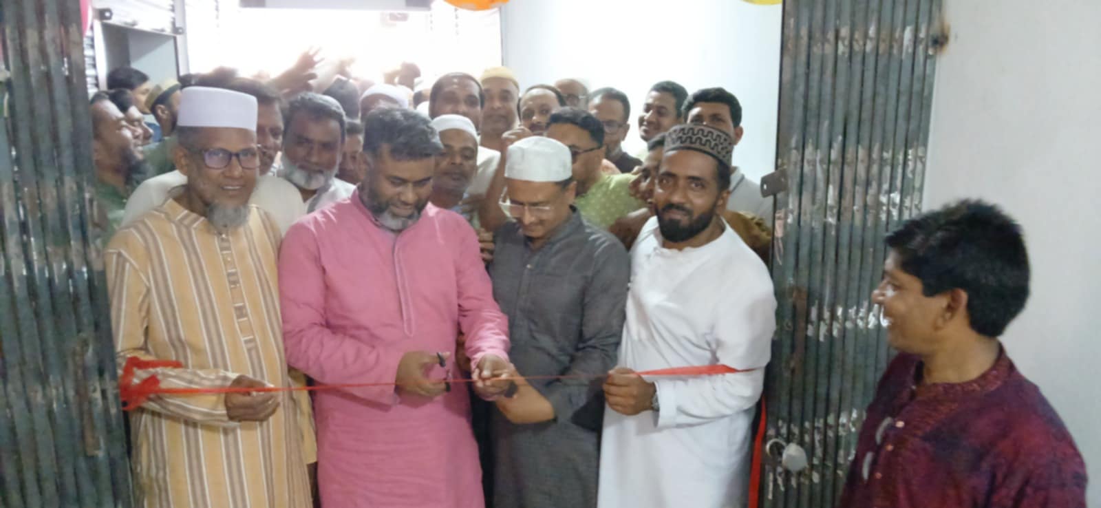 আলমডাঙ্গায় বহুতল ভবন আব্দুল মজিদ টাওয়ারে উদ্বোধন