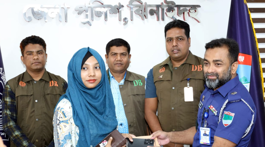 ঝিনাইদহে চুরি ও ছিনতাই হওয়া ৮৪টি মোবাইল উদ্ধার