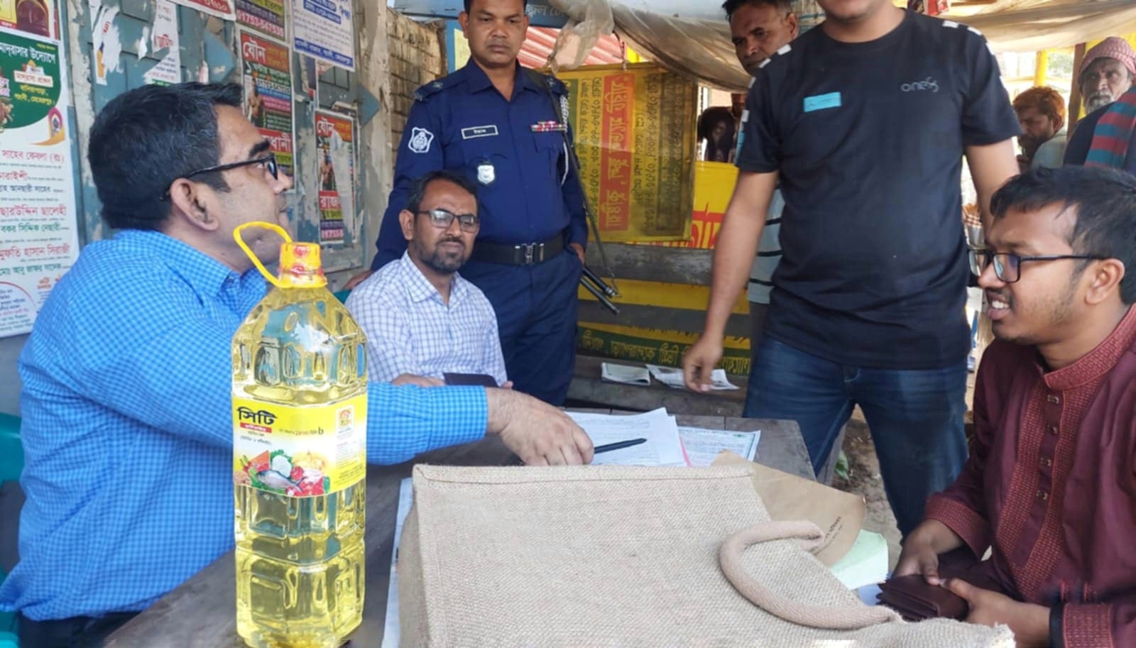 গাংনীতে ভোক্তা অধিকারের অভিযানে ৫০ হাজার টাকা জরিমানা