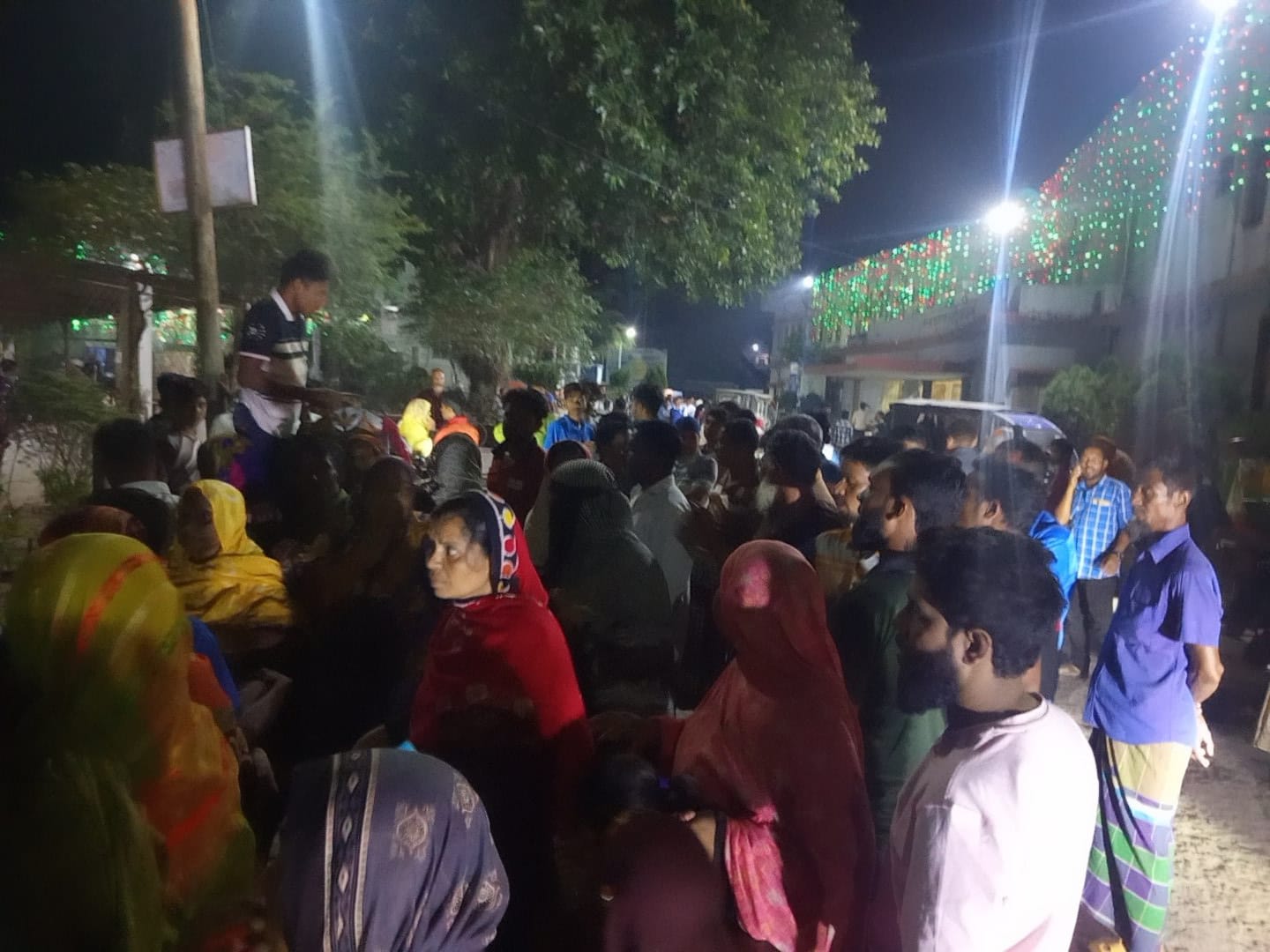 ঈদের পোশাক কিনতে এসে প্রাণ হারালো স্কুলছাত্র