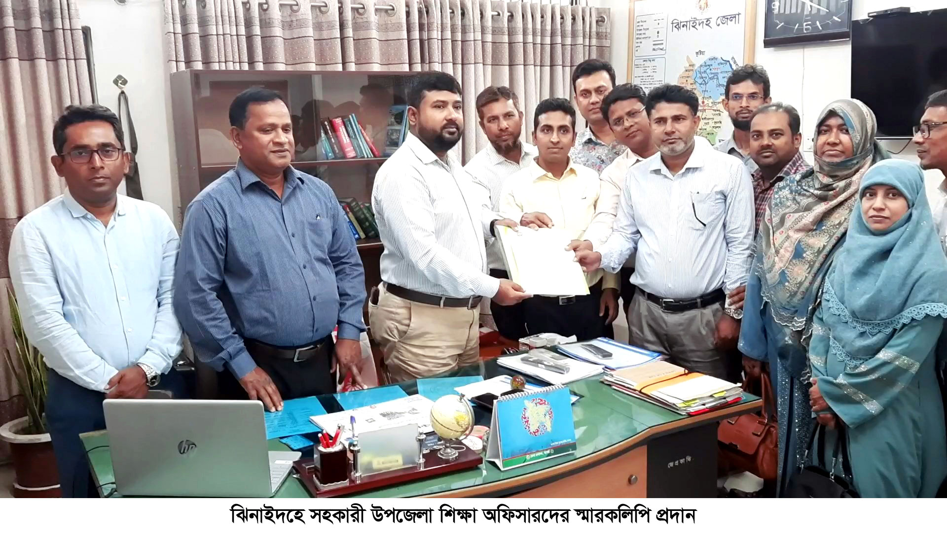 ঝিনাইদহে সহকারী উপজেলা শিক্ষা অফিসারদের স্মারকলিপি প্রদান