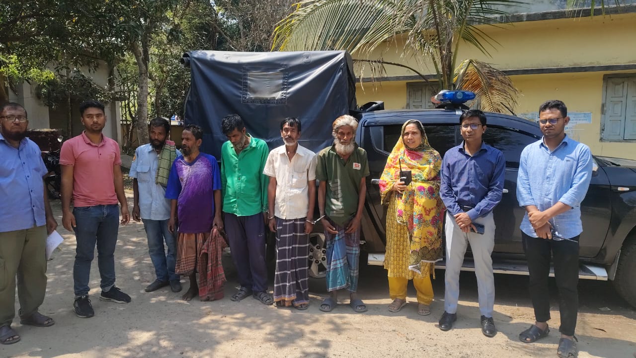 ভ্রাম্যমাণ আদালতে ৫ জনের জেল-জরিমানা