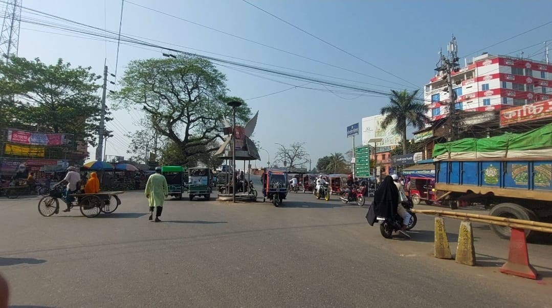 চুয়াডাঙ্গায় মৃদু তাপদাহ অব্যাহত, সামান্য কমে তাপমাত্রা ৩৬ ডিগ্রি রেকর্ড