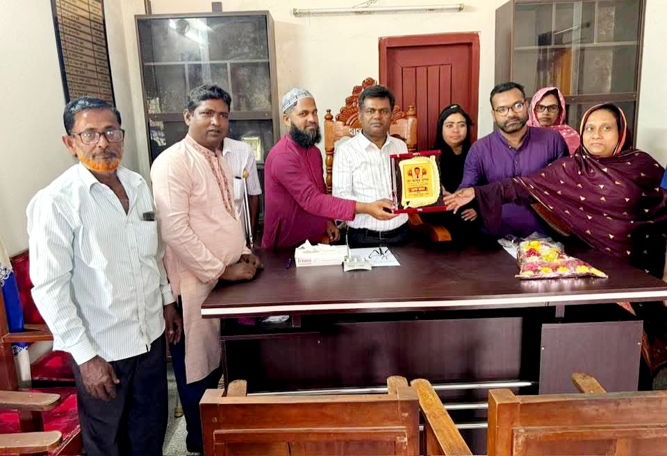 জামজামি ইউনিয়ন পরিষদের দায়িত্ব নিলেন প্রশাসক আব্দুর রশিদ