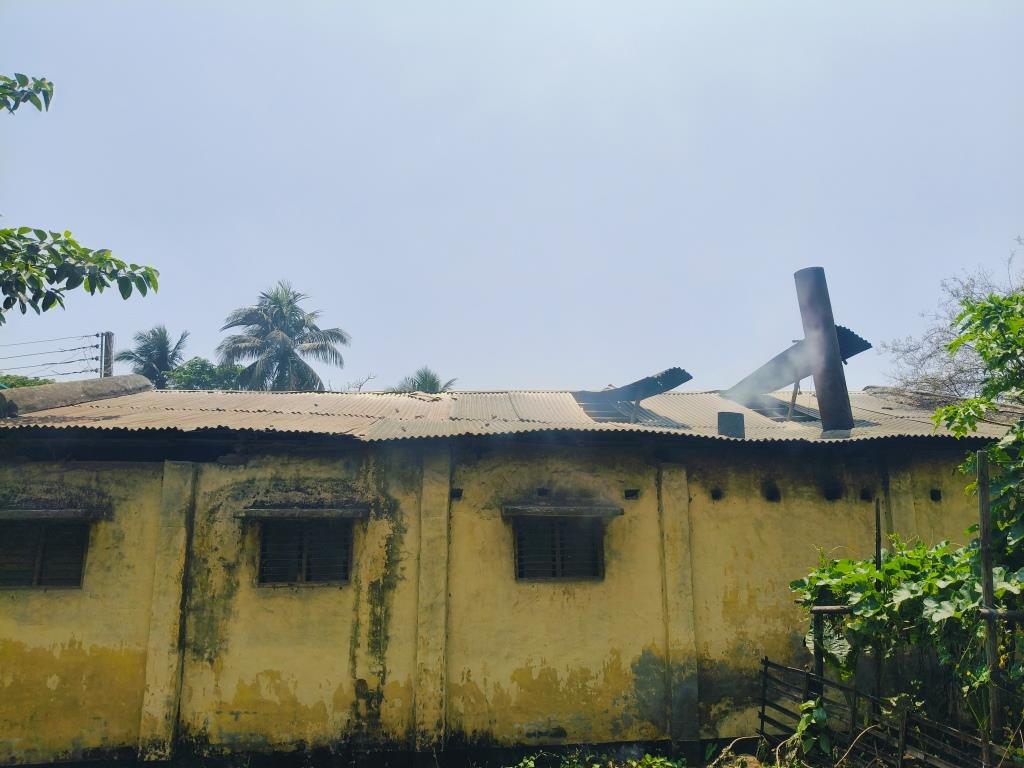 কালীগঞ্জে পরিবেশ অধিদপ্তরের কর্তাদের বিরুদ্ধে মাসোহারা নেয়ার অভিযোগ