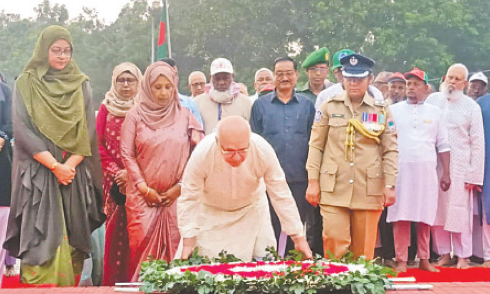 মুজিবনগর স্মৃতিস্তম্ভে পুষ্পার্ঘ অর্পণ শেষে মুক্তিযুদ্ধ বিষয়ক উপদেষ্টা ফারুক ই আজম