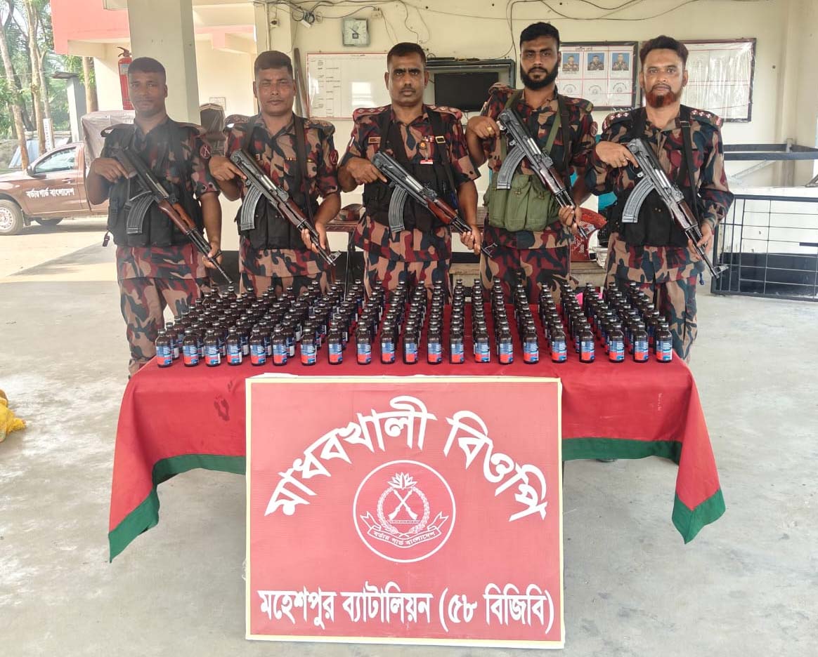 জীবননগর ও মহেশপুর সীমান্তে বিপুল পরিমাণ মাদক উদ্ধার