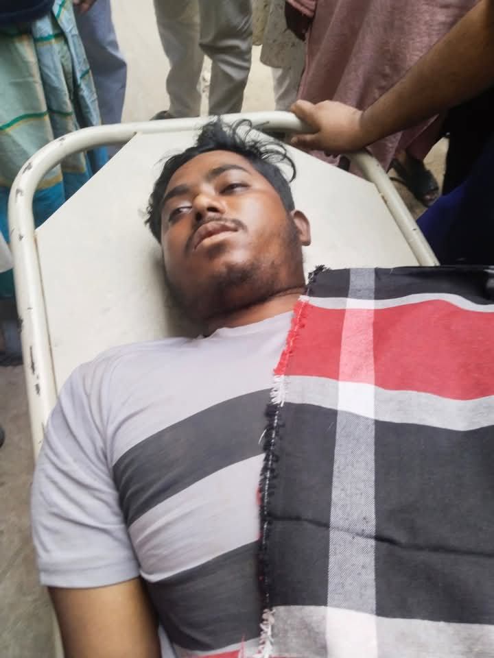 হরিণাকুণ্ডুতে বিদ্যুৎস্পৃষ্টে যুবকের মৃত্যু