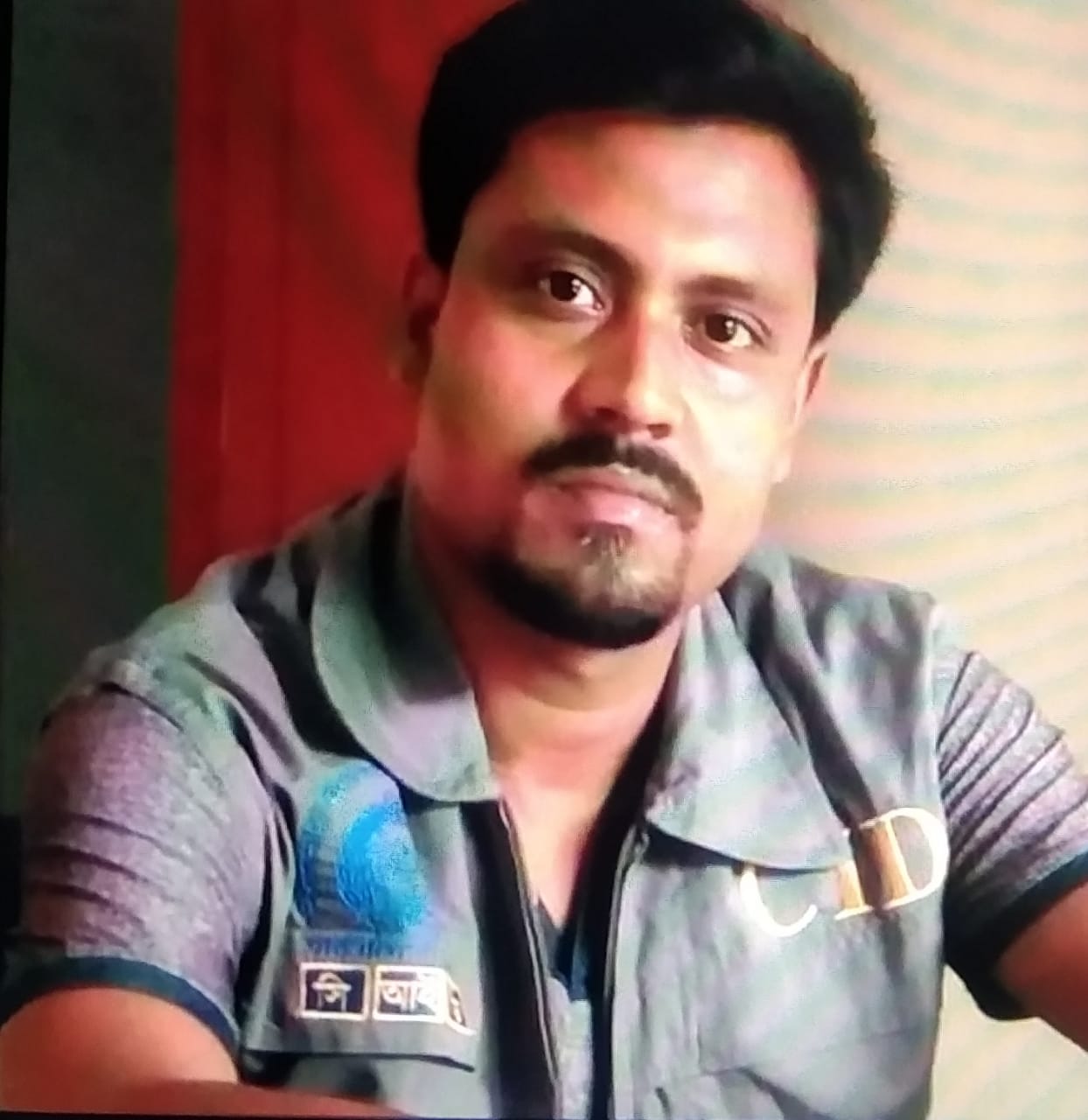 পিস্তল উঁচিয়ে প্রত্যাহার হলেন পুলিশের এক এএসআই