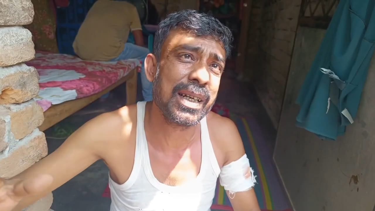 মেহেরপুরে চালককে আহত করে ইজিবাইক ছিনতাই