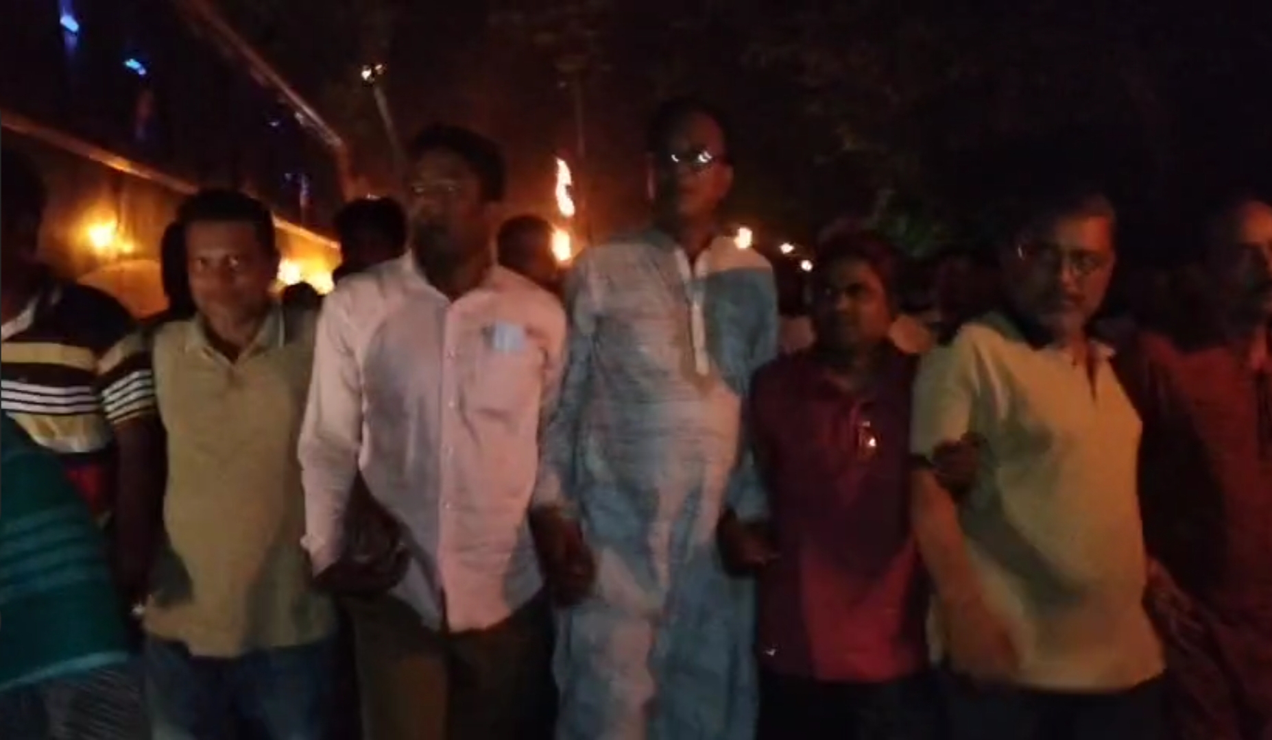 গাংনীতে বিএনপির কাউন্সিল বন্ধের দাবিতে মশাল মিছিল