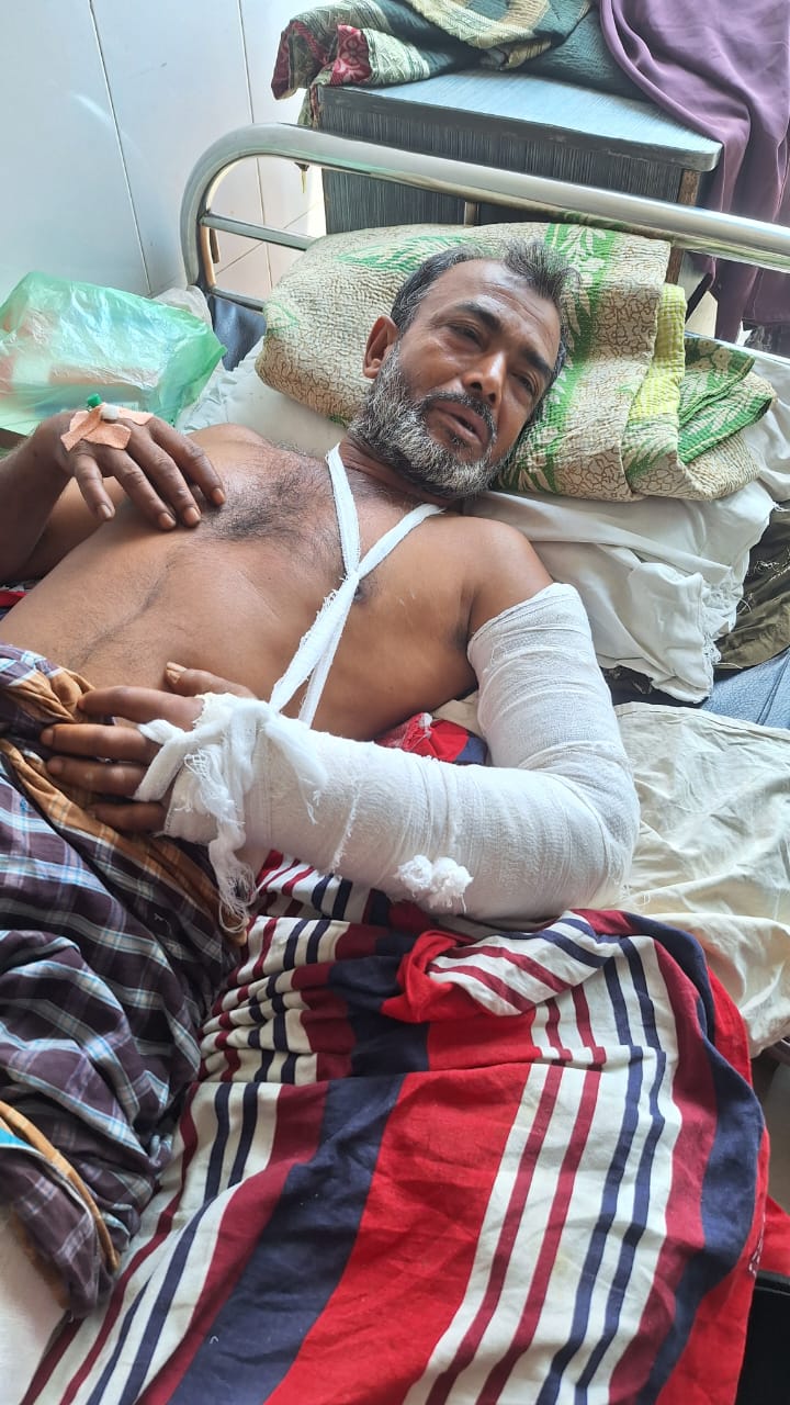 জীবননগর বেনীপুরে তুচ্ছ ঘটনায় হামলায় আহত ৩