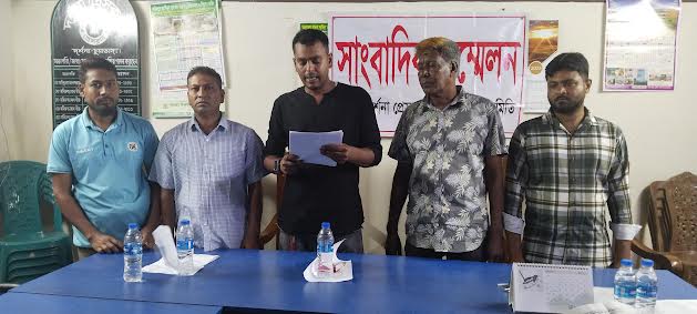 দর্শনায় জমির দাবিতে সাংবাদিক সম্মেলন